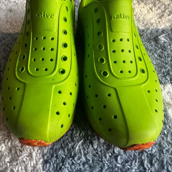 Native Shoes Kids Shoes - Neon Green - Picture 2 of 5